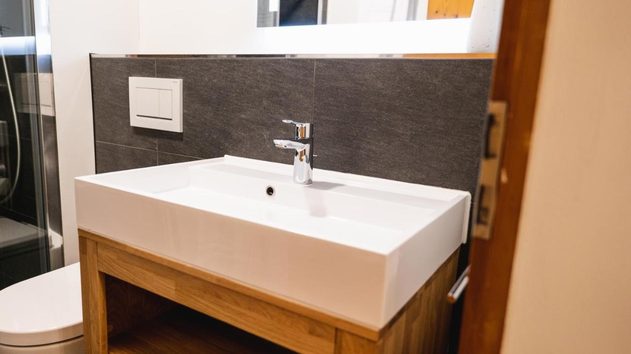 Wunderstay Alpine 403 Centric Studio Balcony/View دافوس المظهر الخارجي الصورة